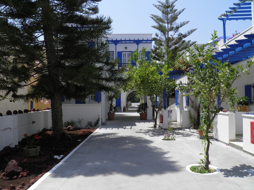 Levante Beach Hotel 59/65