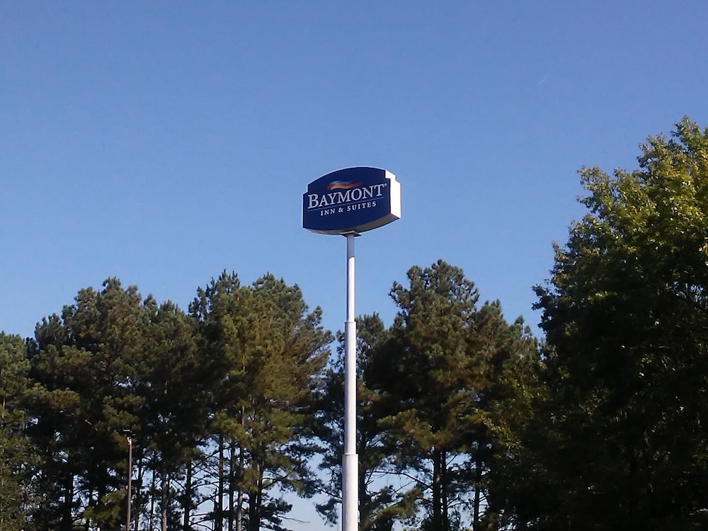 Baymont by Wyndham Lithia Springs Atlanta 26/28