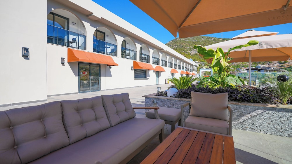 Ada Port Hotel 45/66