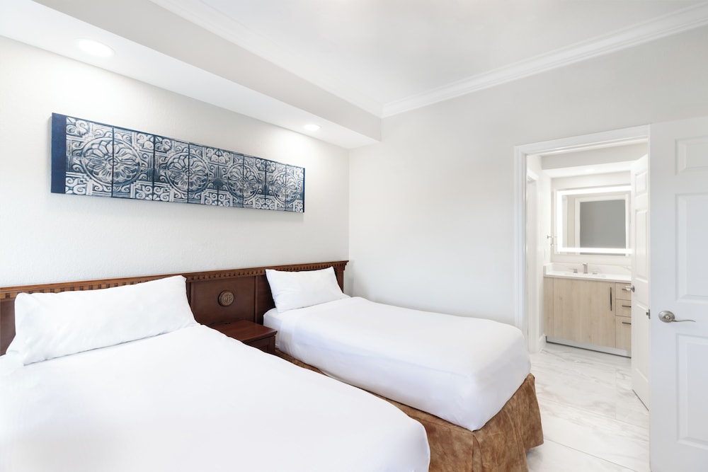2 BEDROOMS, SIGNATURE, SUITE