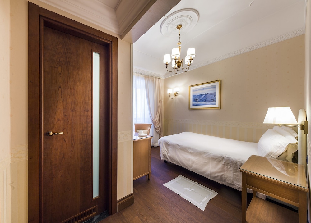 Phi Hotel Principe 26/60
