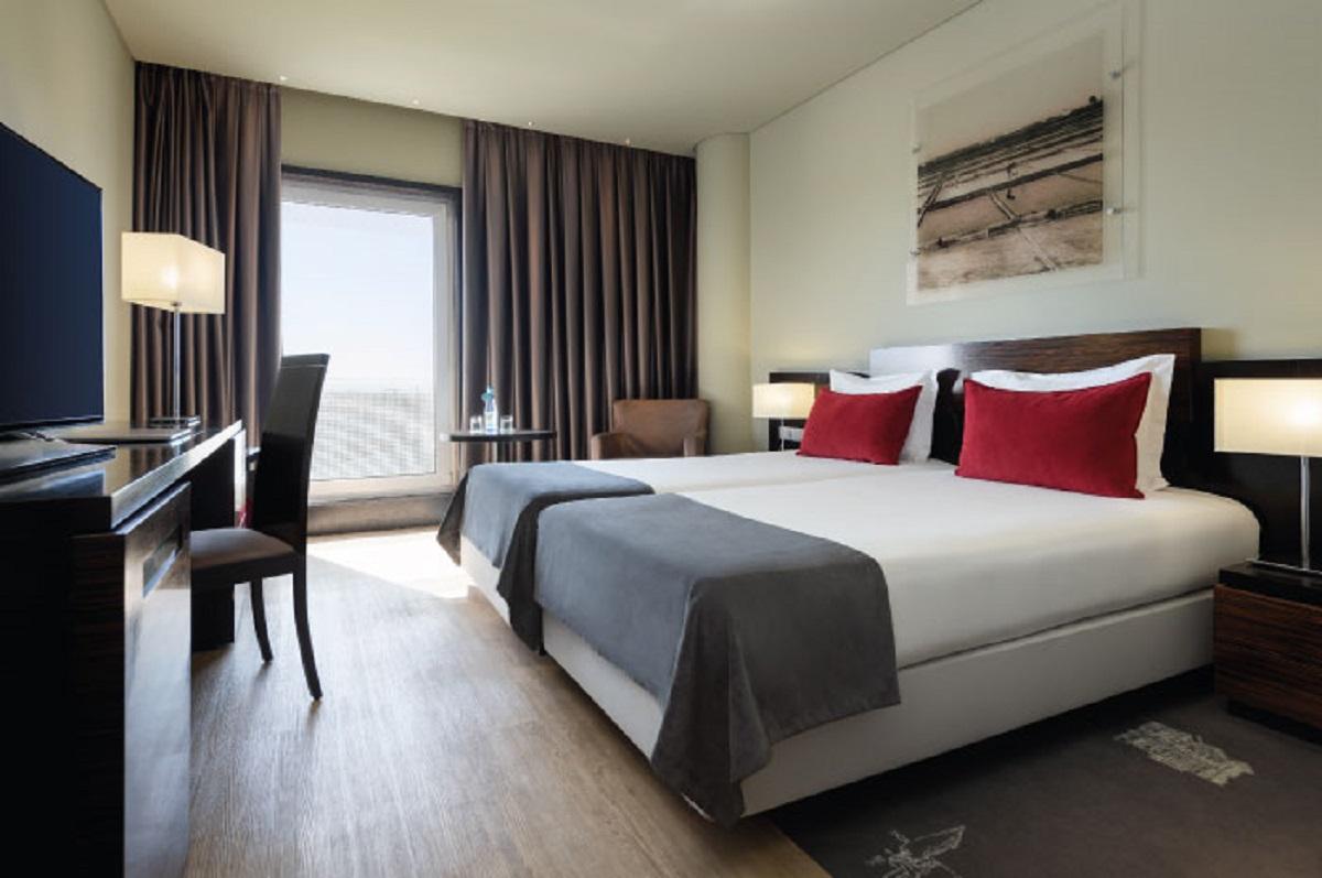 Superior, Twin Beds, Lagoon View