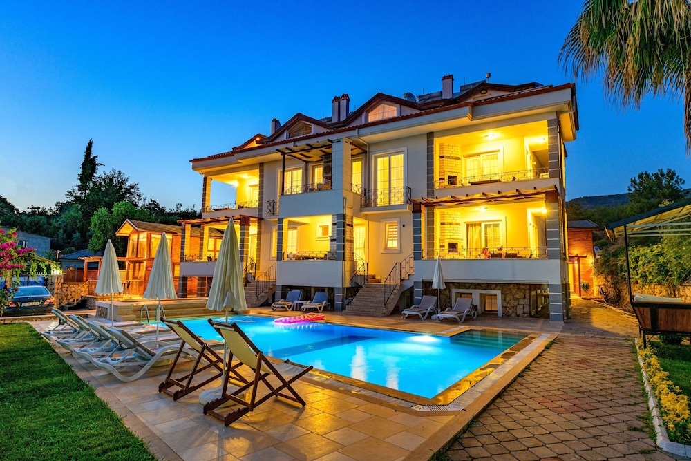 Anatolian Apartments 5/50
