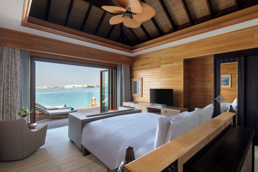 Adventure, Overwater, Park, 5 Bedrooms, Villa, 5 King Beds, Sofa