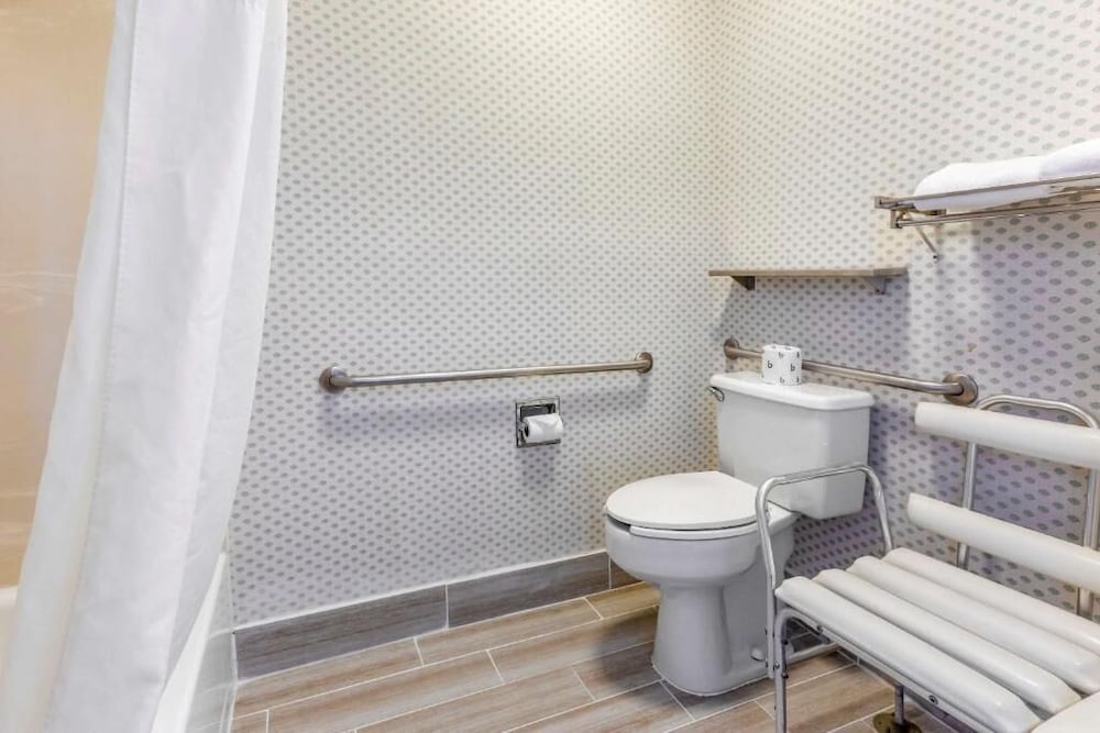 Quality Inn Northlake 20/34