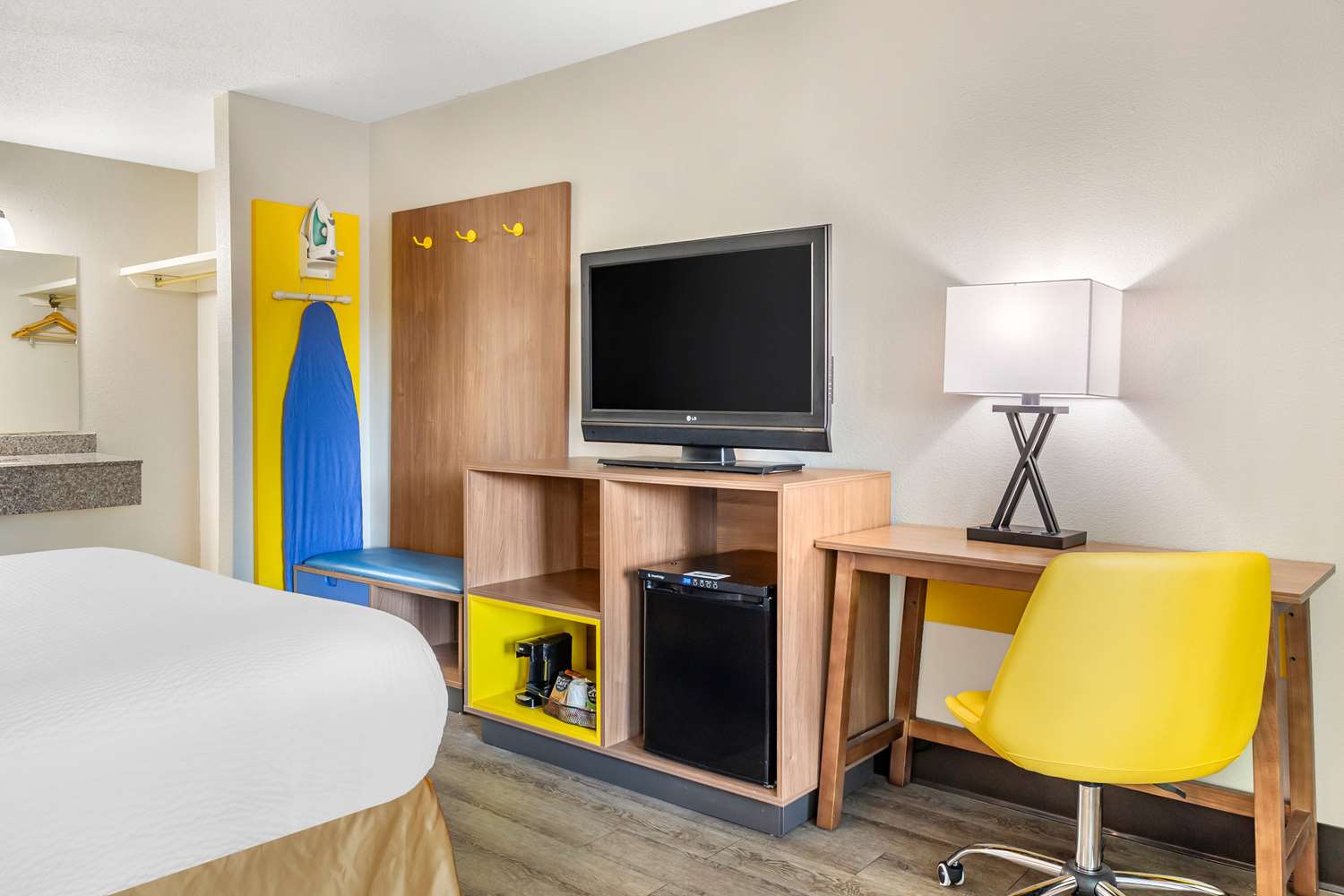 Days Inn Suites By Wyndham Rocky Mount Golden East 51/56