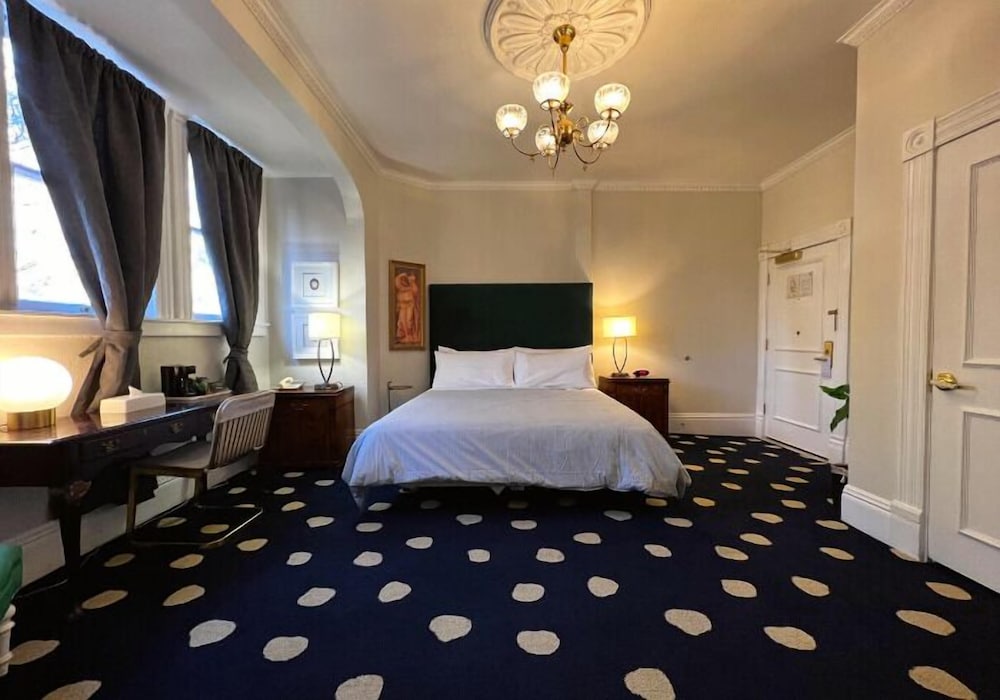 The Sterling Hotel 18/56