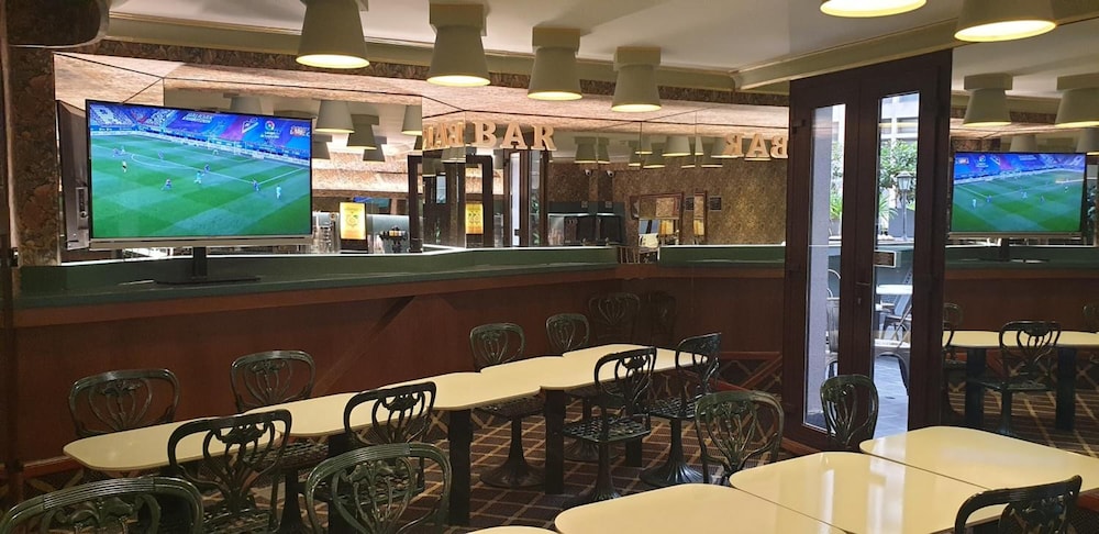 Continental Barcelona Hotel 12/80
