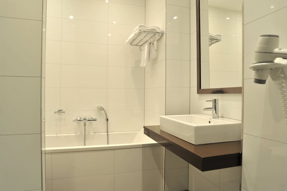 Golden Tulip West Ende 24/73