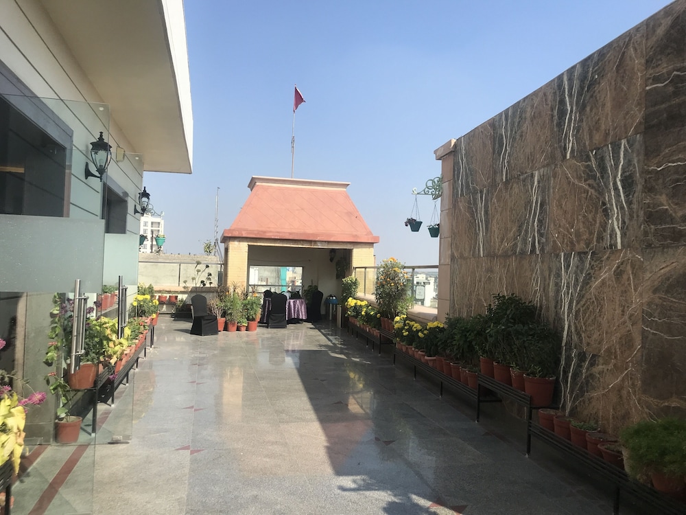 Leela Grande Hotel 42/50