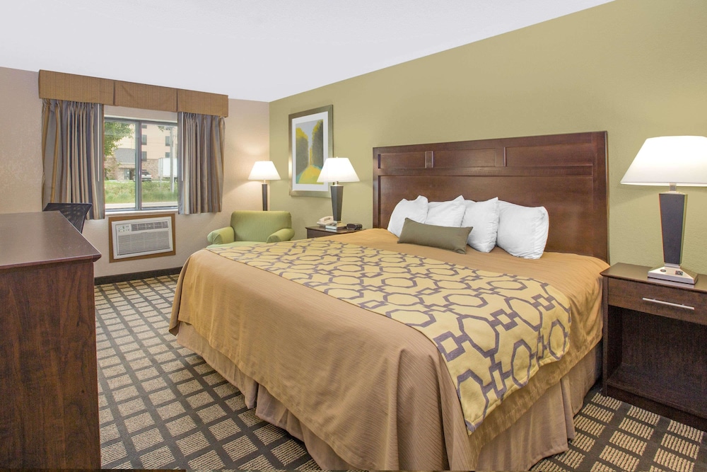 Park Inn by Radisson, Ames 10/19