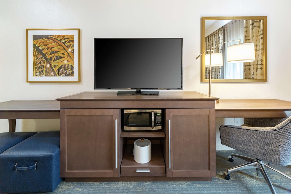 Hampton Inn & Suites Newport-Cincinnati 38/44