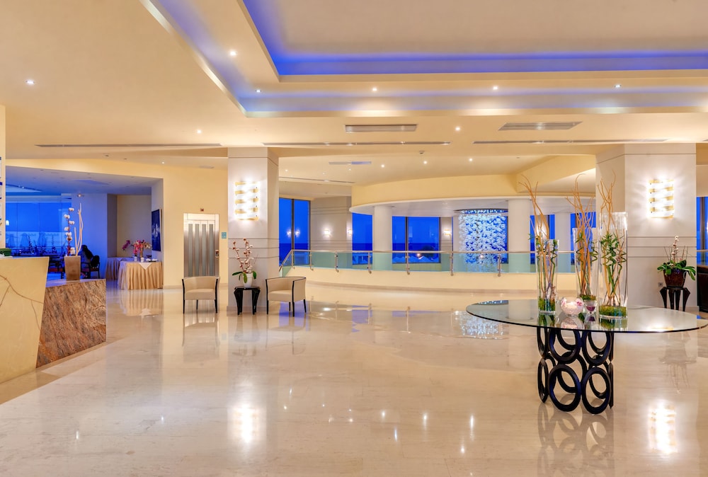 Apollo Blue Hotel 7/50