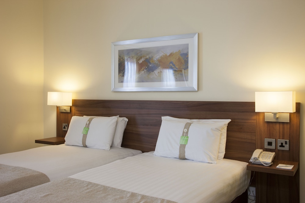Holiday Inn Glasgow East Kilbride 17/71