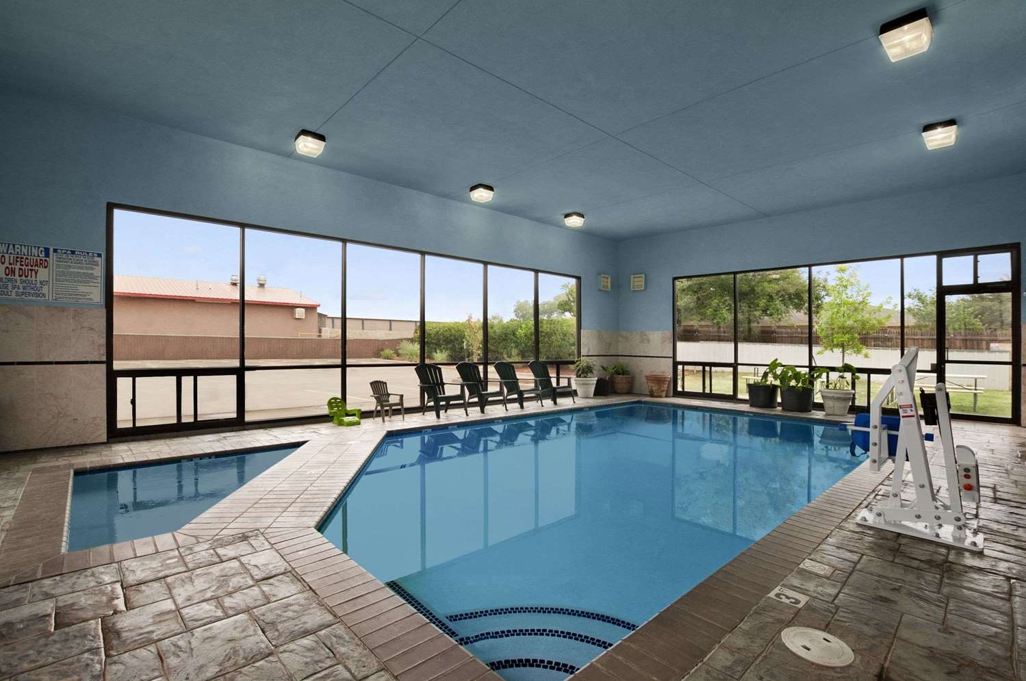 Days Inn By Wyndham Childress 14/21