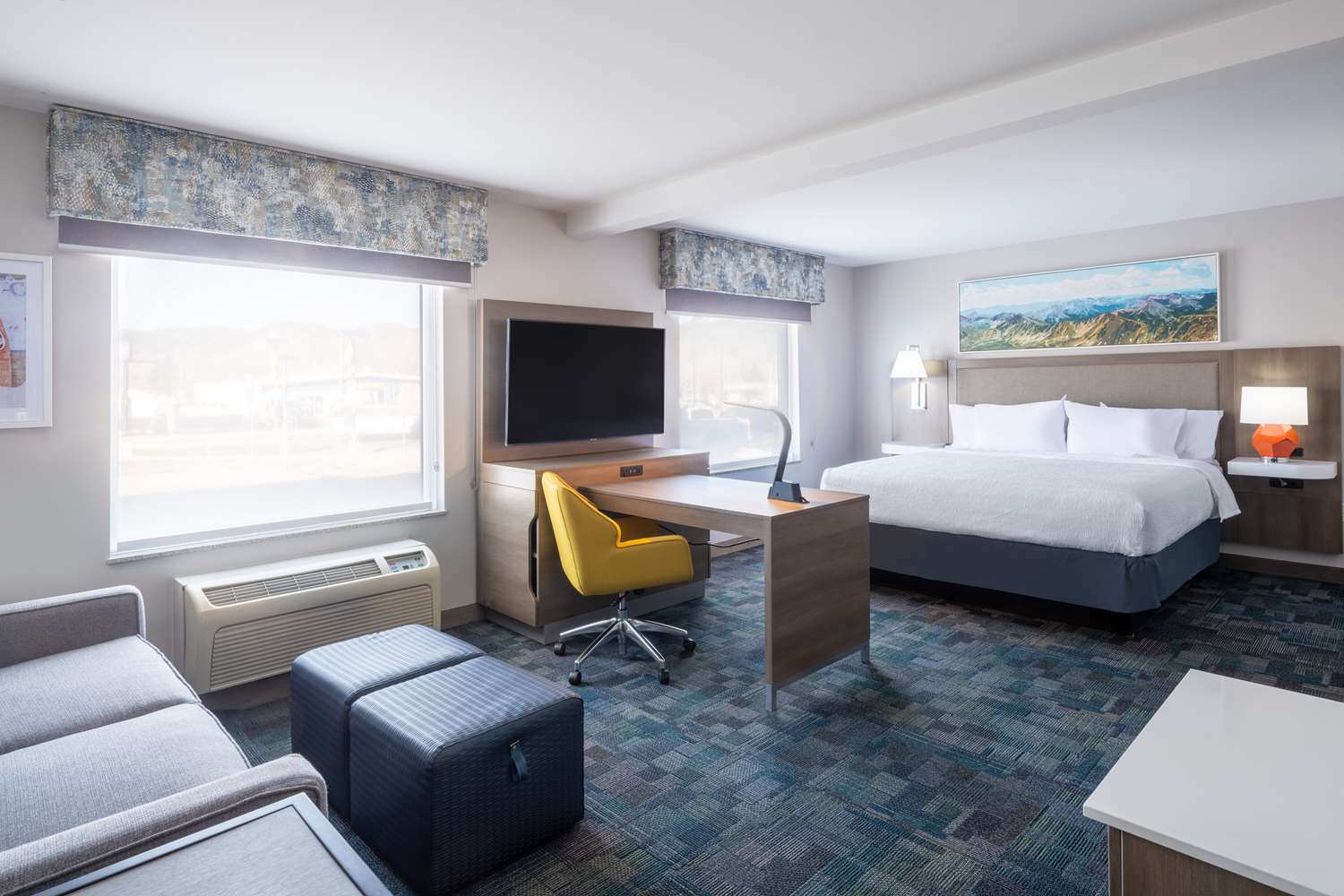 Studio, King Bed, Sofa, Accessible