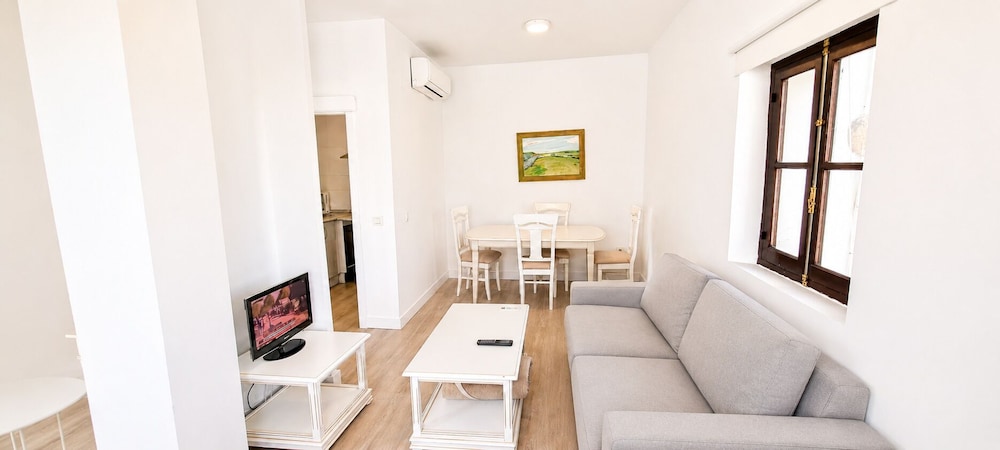 Apartamentos Larga 70 63/80