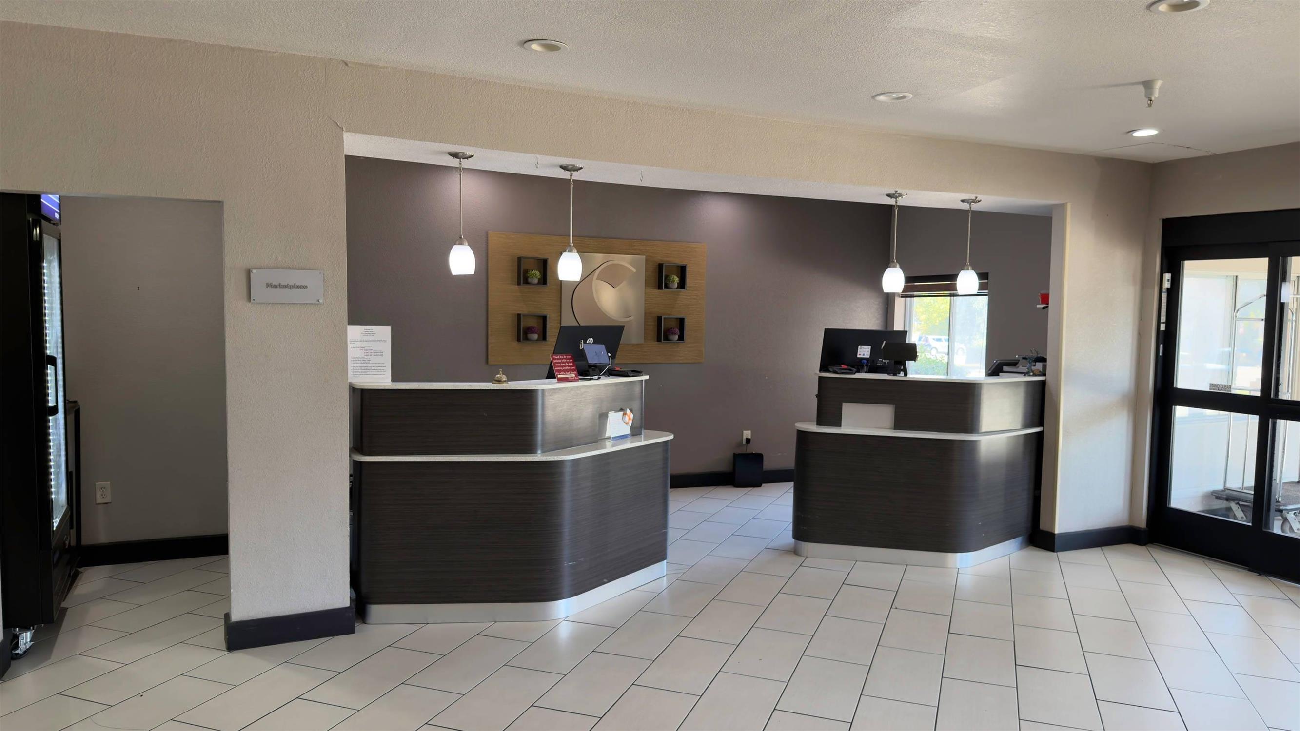Comfort Suites Lewisville - Dallas 9/46
