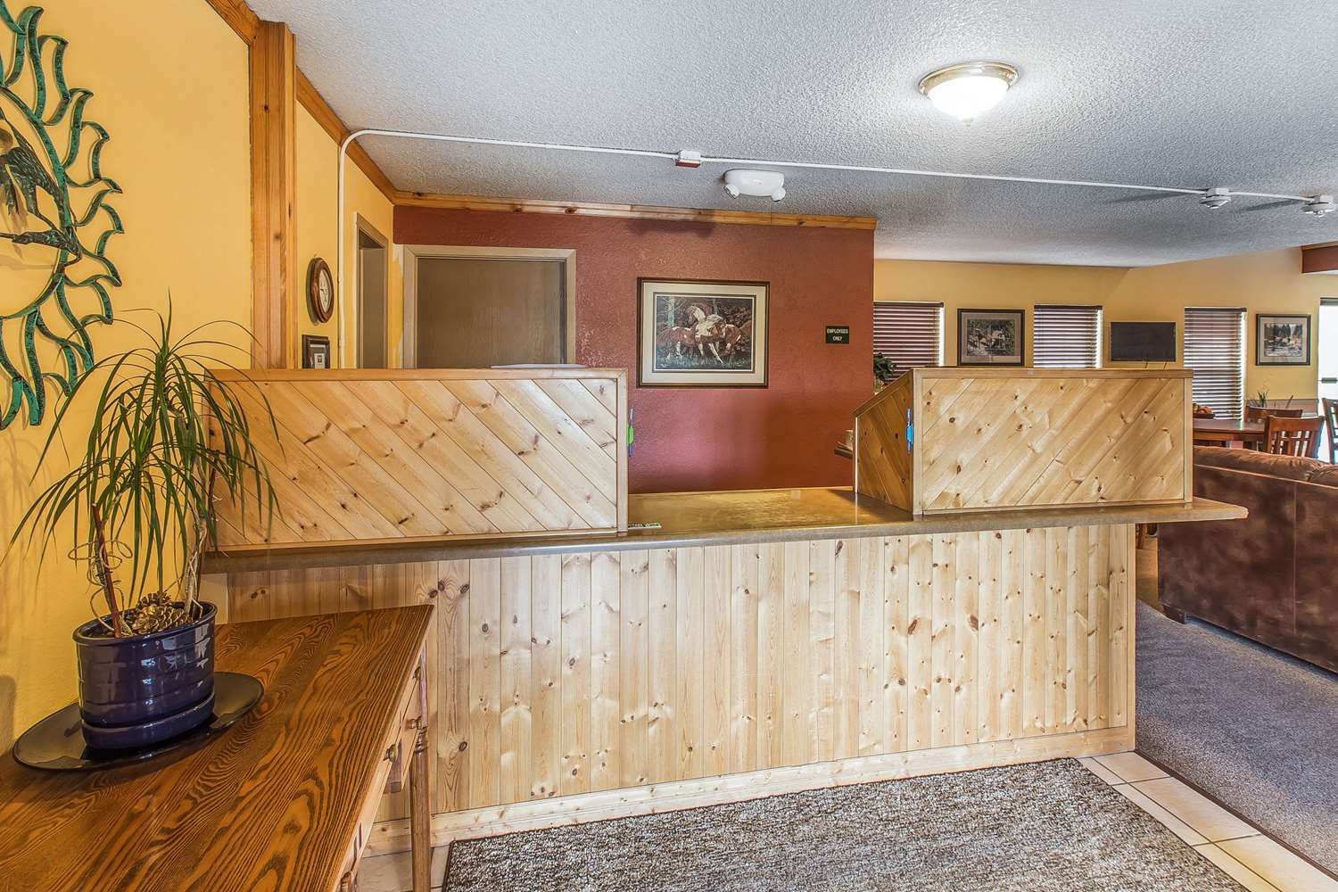 Rodeway Inn Rifle 5/20