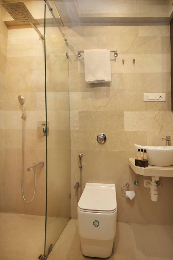 Theory9 Premium Serviced Apartments Khar 42/50