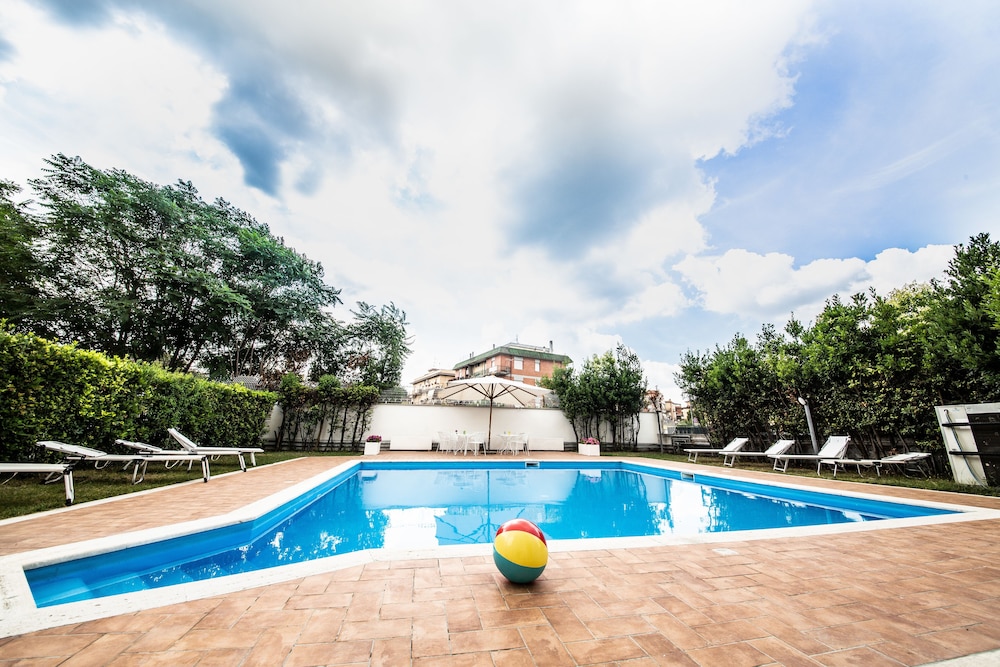 Hotel Roma Tor Vergata 28/60