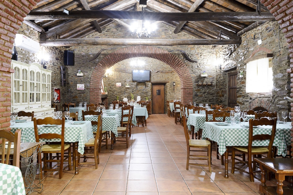 Hospedium Hotel Rural Soterrana 36/50