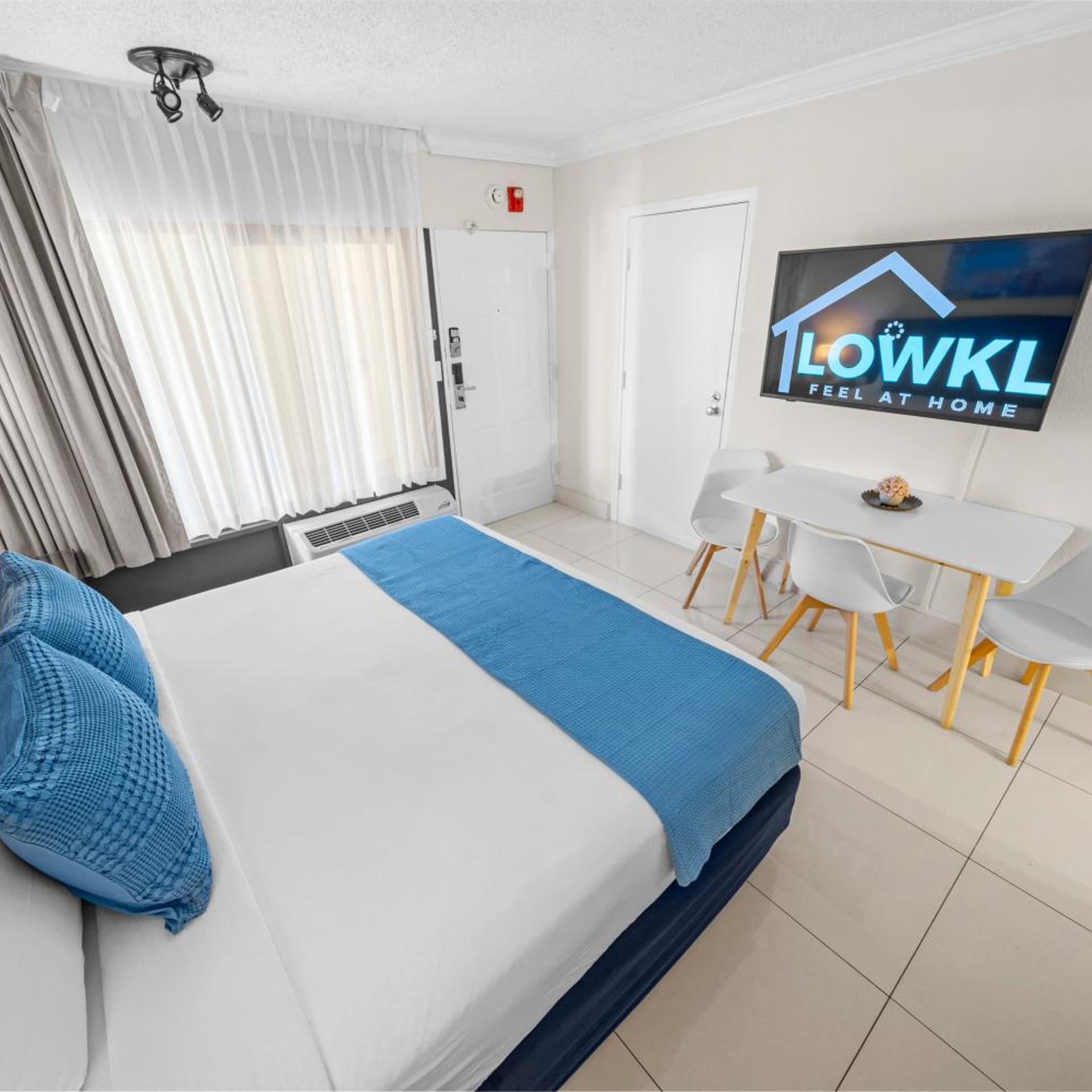 Standard, Queen Bed, Accessible
