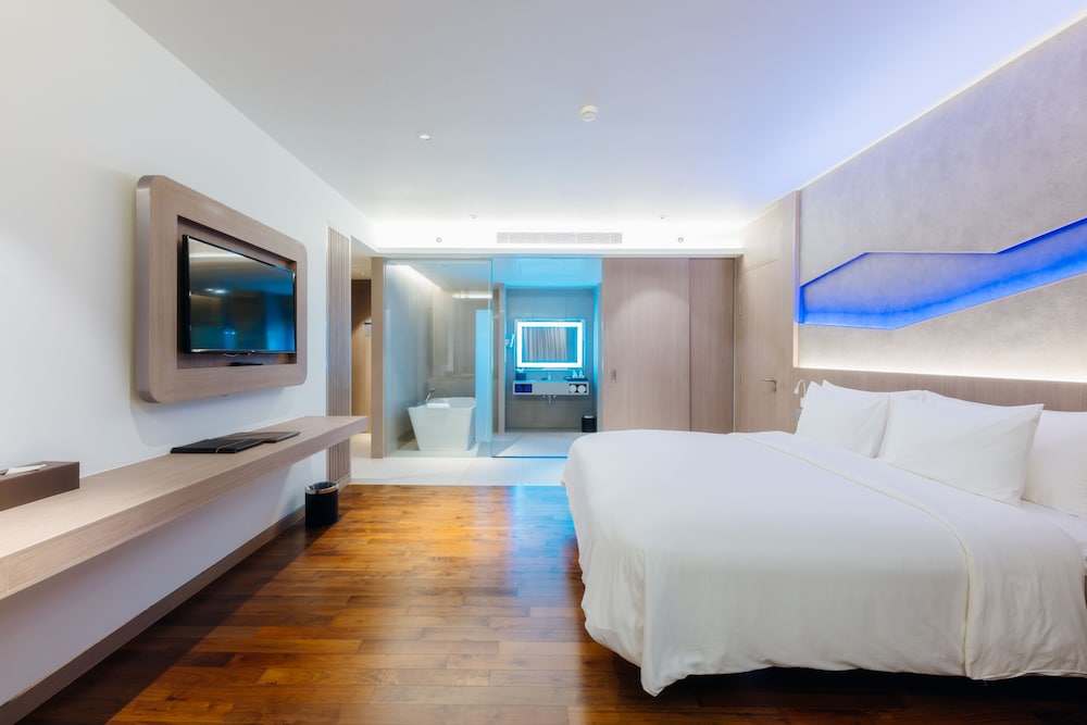 Oceanfront Beach Resort And Spa 9/50