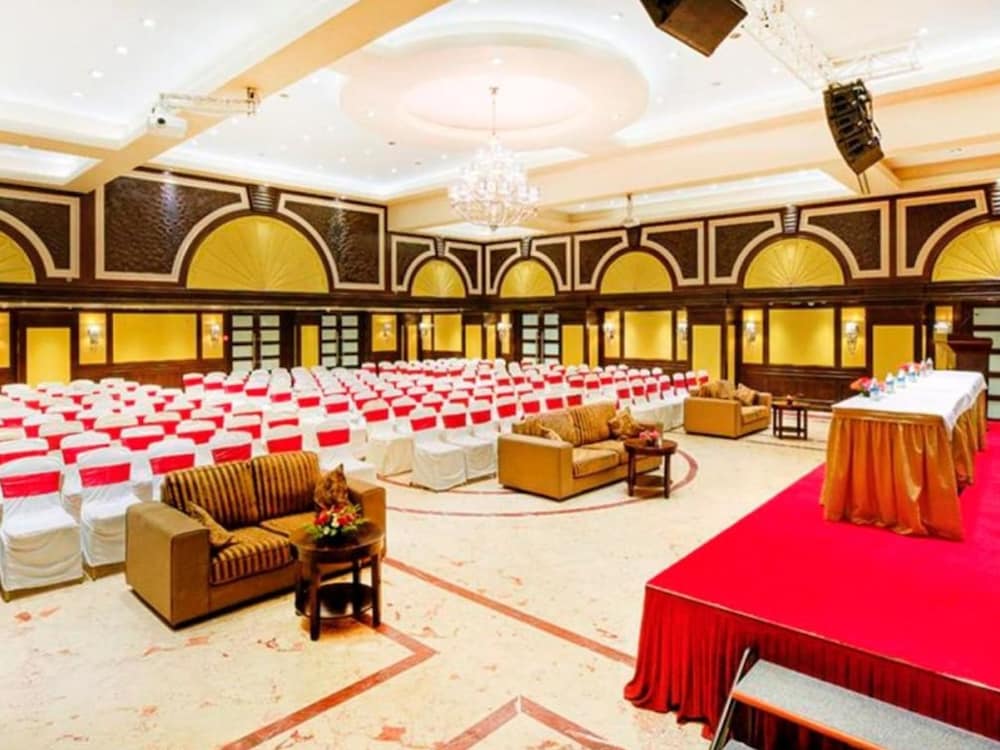 Anandha Inn Pondicherry 30/48