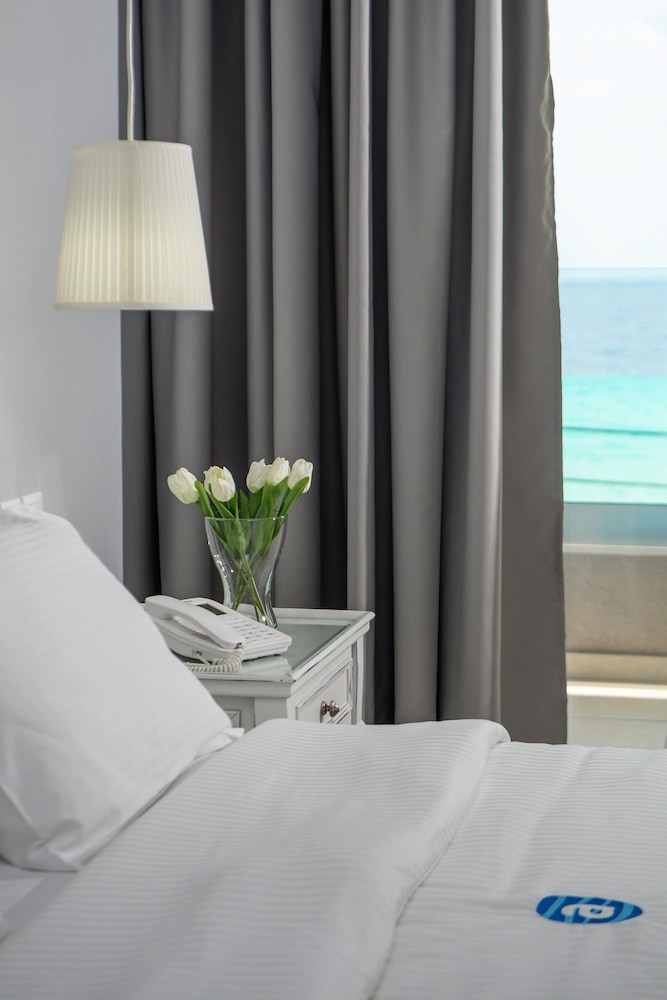 ANTIGONI BEACH HOTEL 41/85