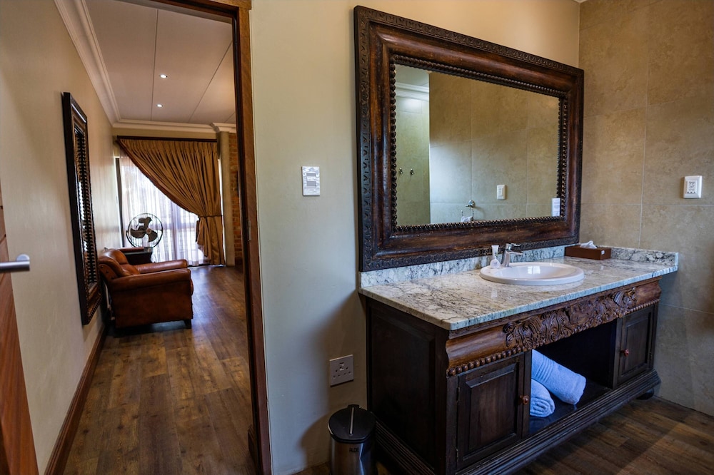 Scotts Manor 45/47