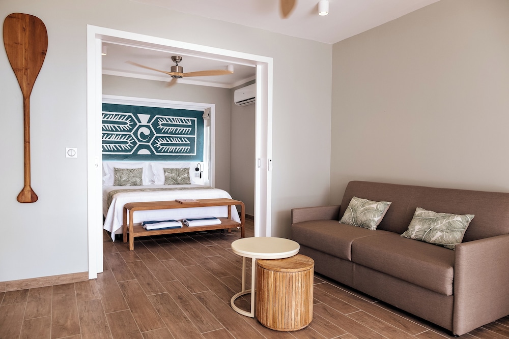 Niu Beach Hotel 24/53