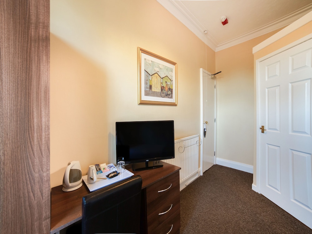 The Lemonfield Hotel 33/39