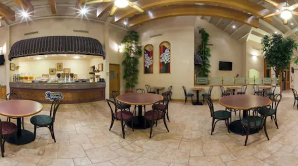 restaurant cafeteria