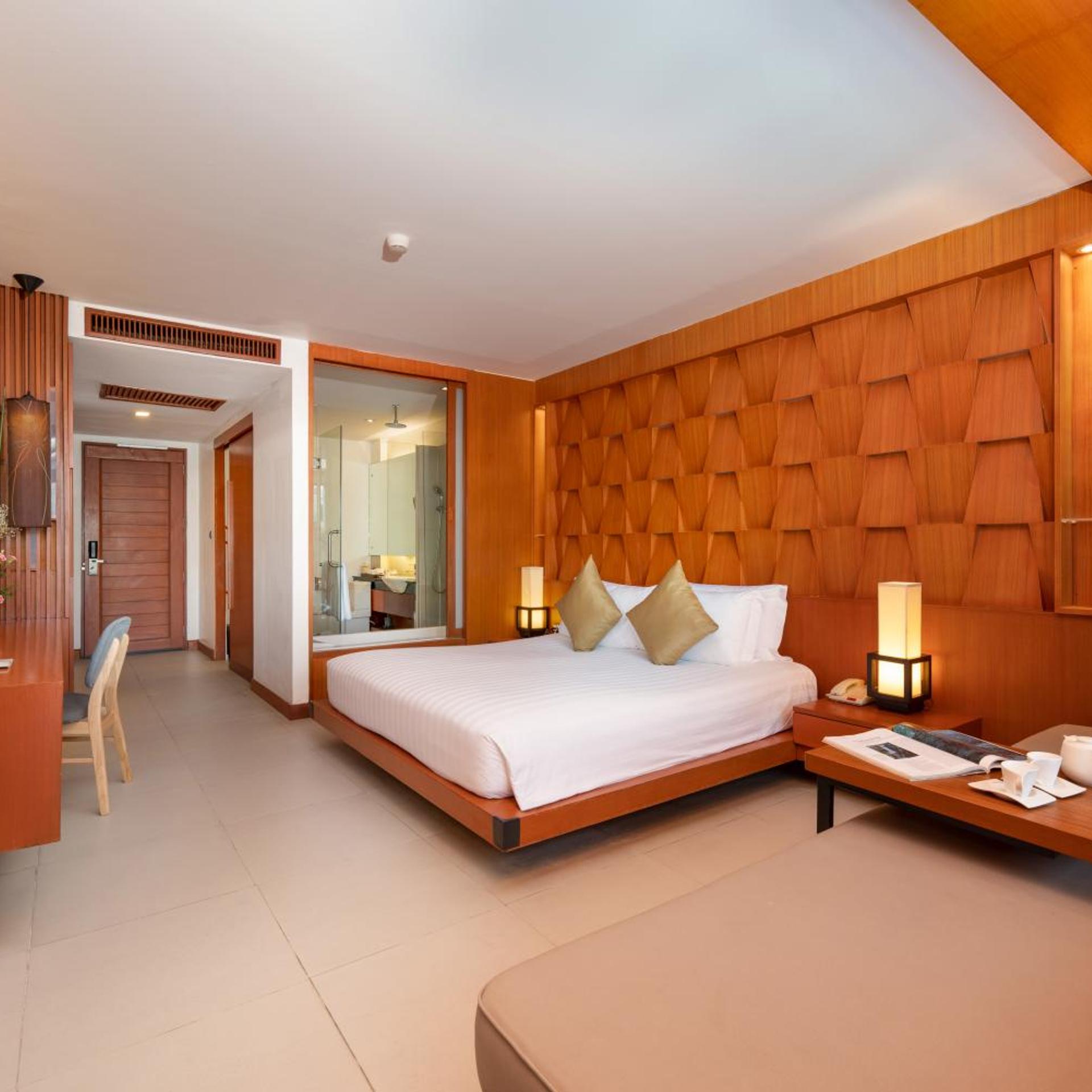 DELUXE, DOUBLE BED, POOL VIEW