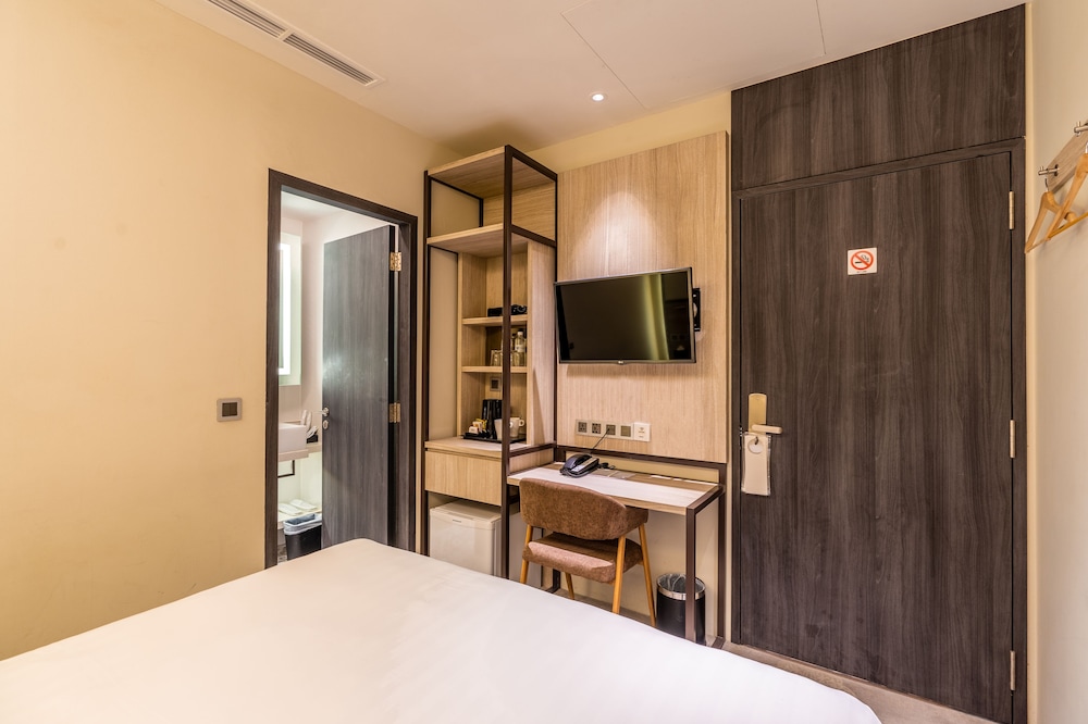 SUPERIOR, DOUBLE BED, NO WINDOW