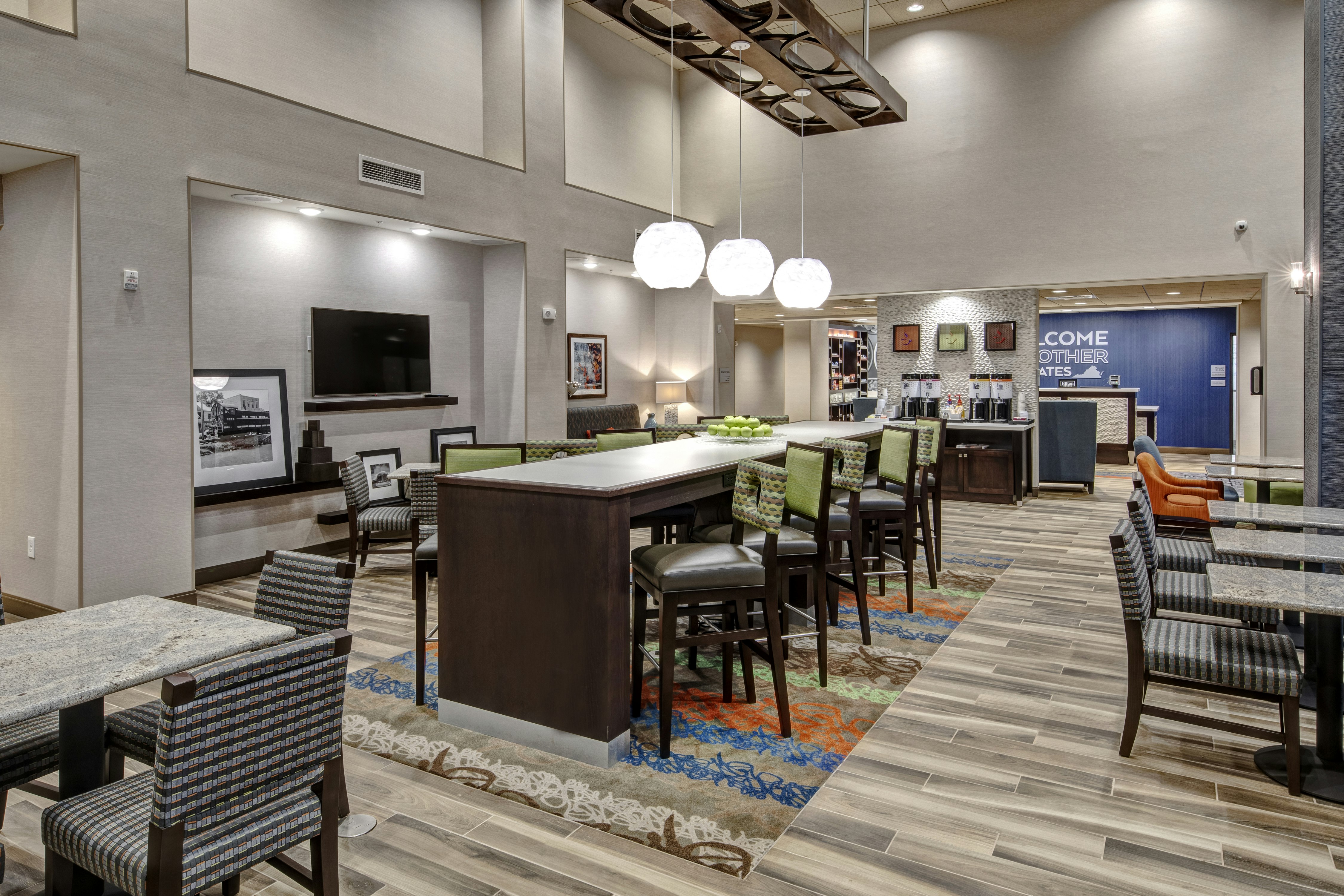 Hampton Inn and Suites Culpeper 16/18