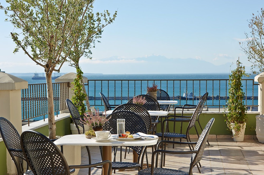 Mediterranean Palace Hotel 38/43