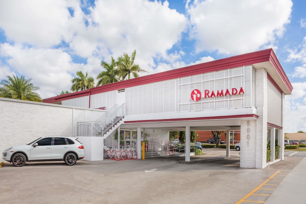 Ramada By Wyndham Miami Springs/Miami International Airport 5/48