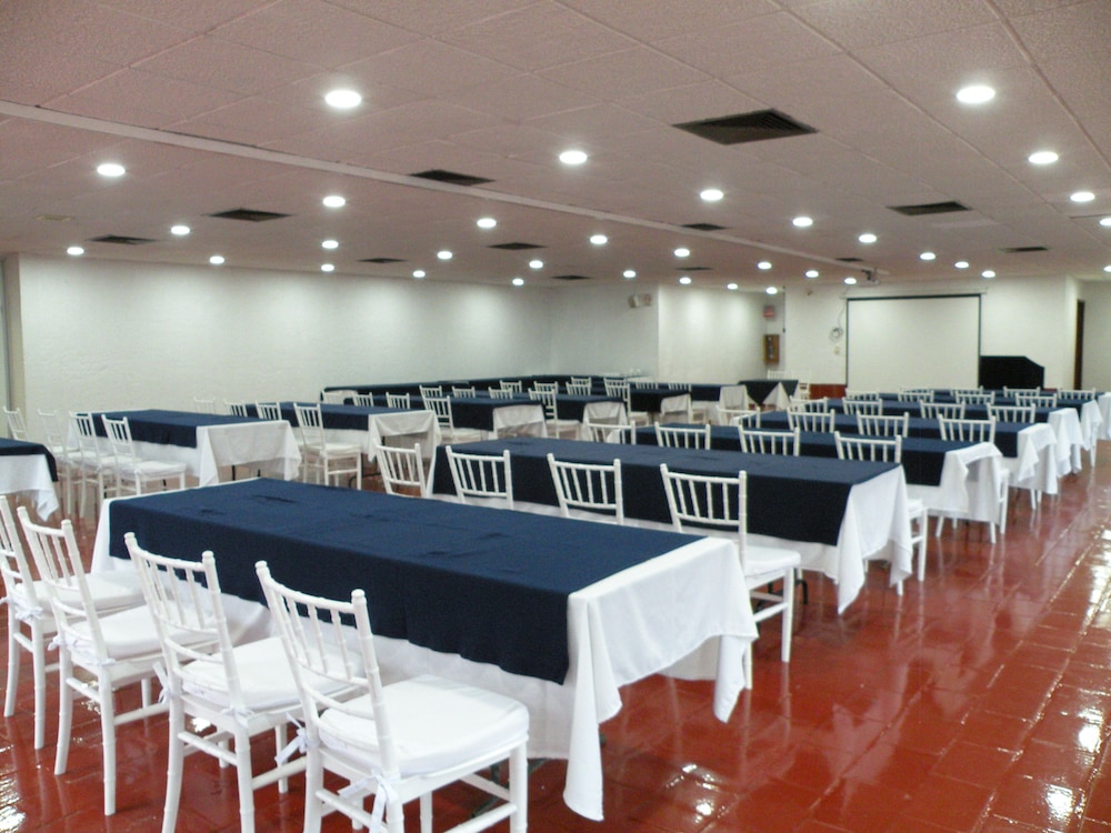 Aristos Cuernavaca 50/57