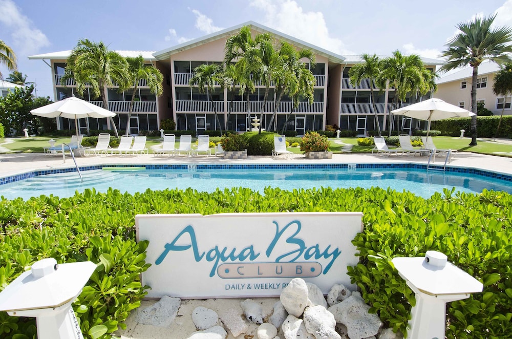 Aqua Bay Club Luxury Condos 39/50