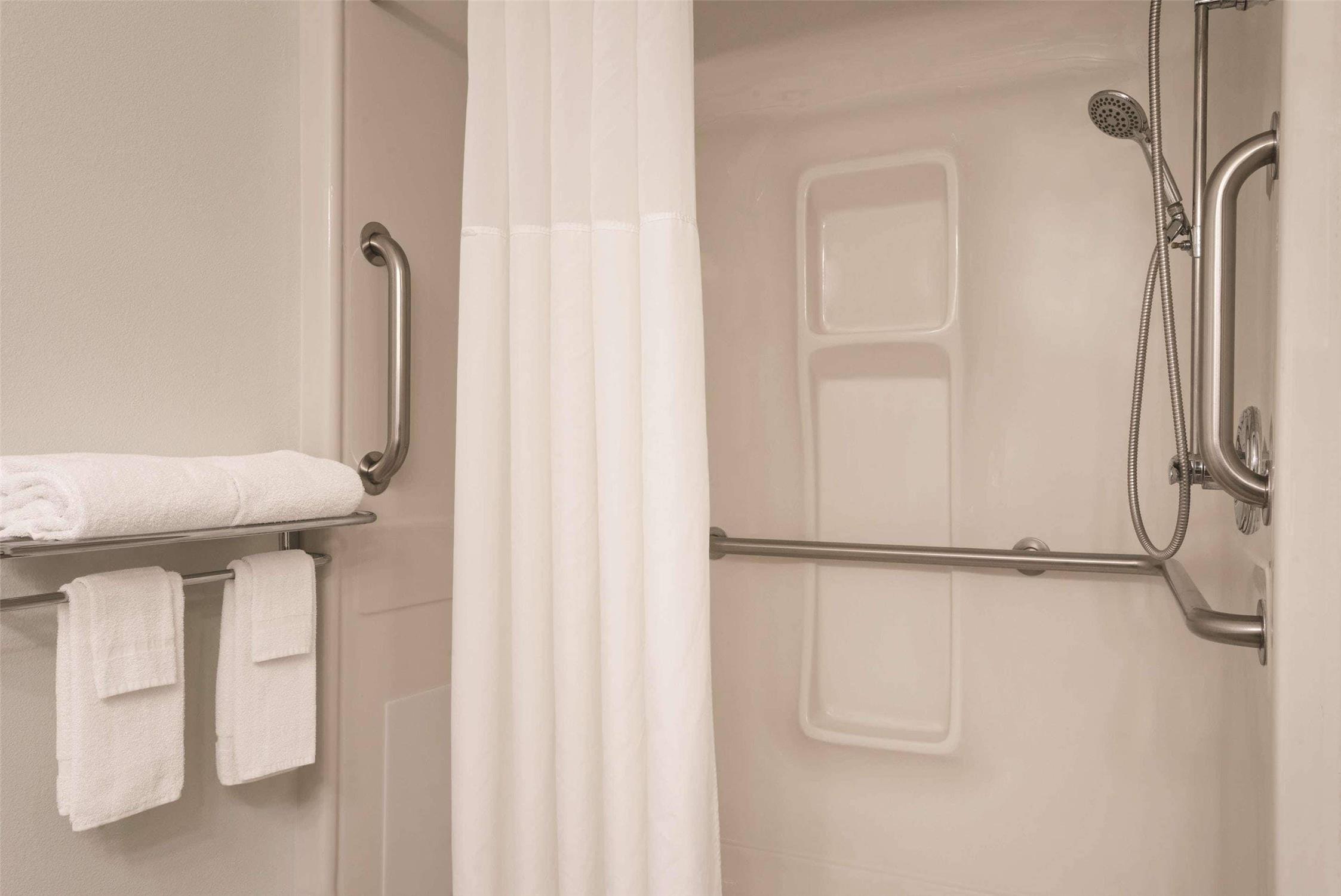 Country Inn & Suites By Radisson Waterloo Ia 18/18