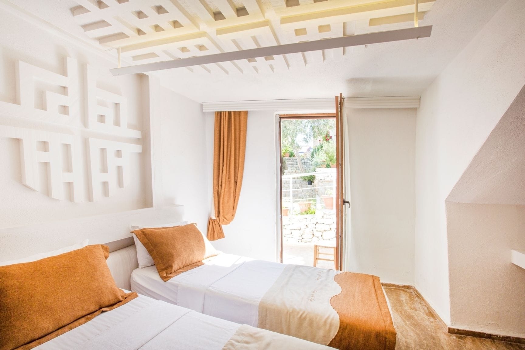 ECONOMY, TWIN BEDS