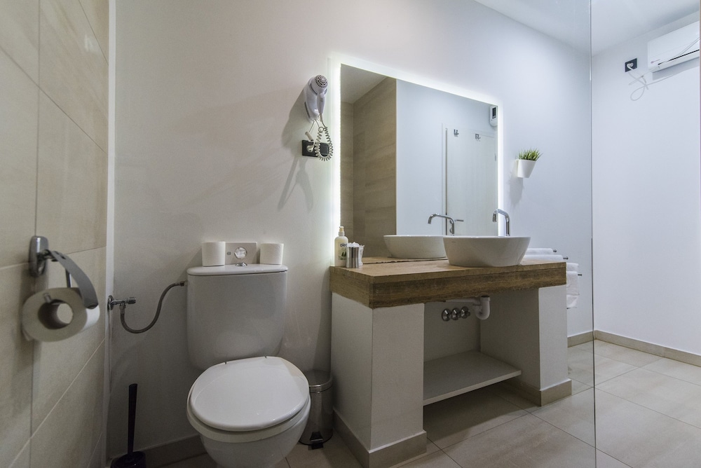 COOL ROOMS ZAGREB AIRPORT 55/62