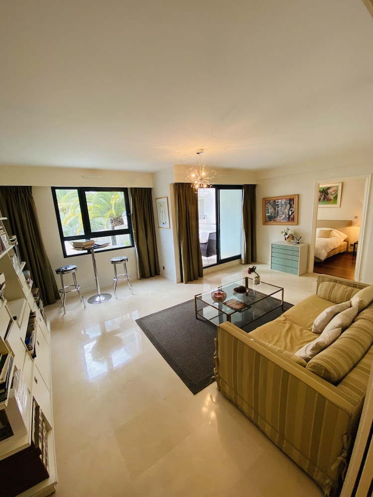 Carlton Riviera 12/50