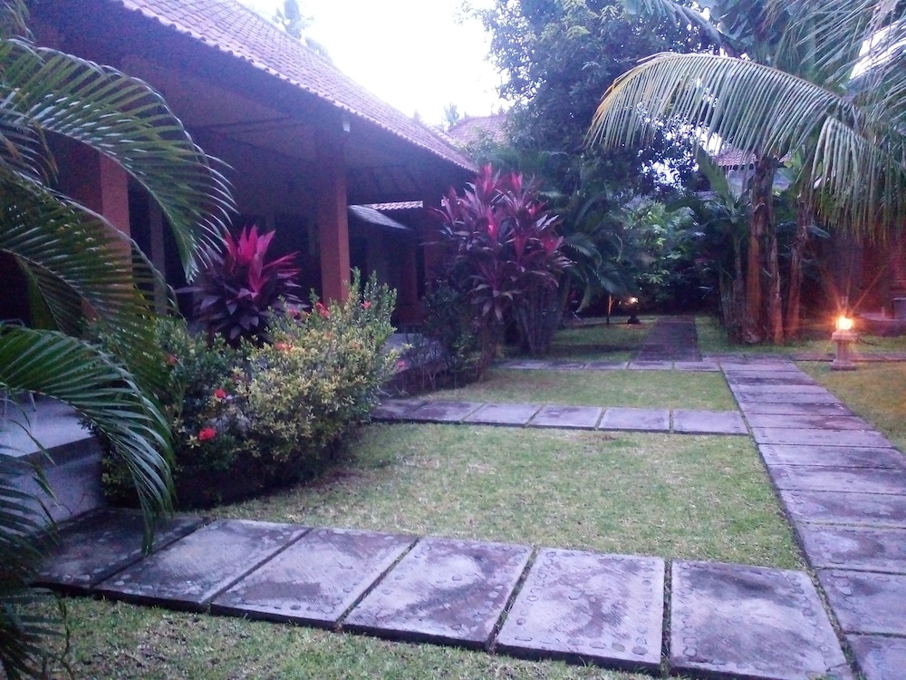 Suka Sari Cottages 45/71