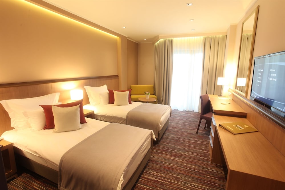 HOTEL PREMIER AQUA 24/72