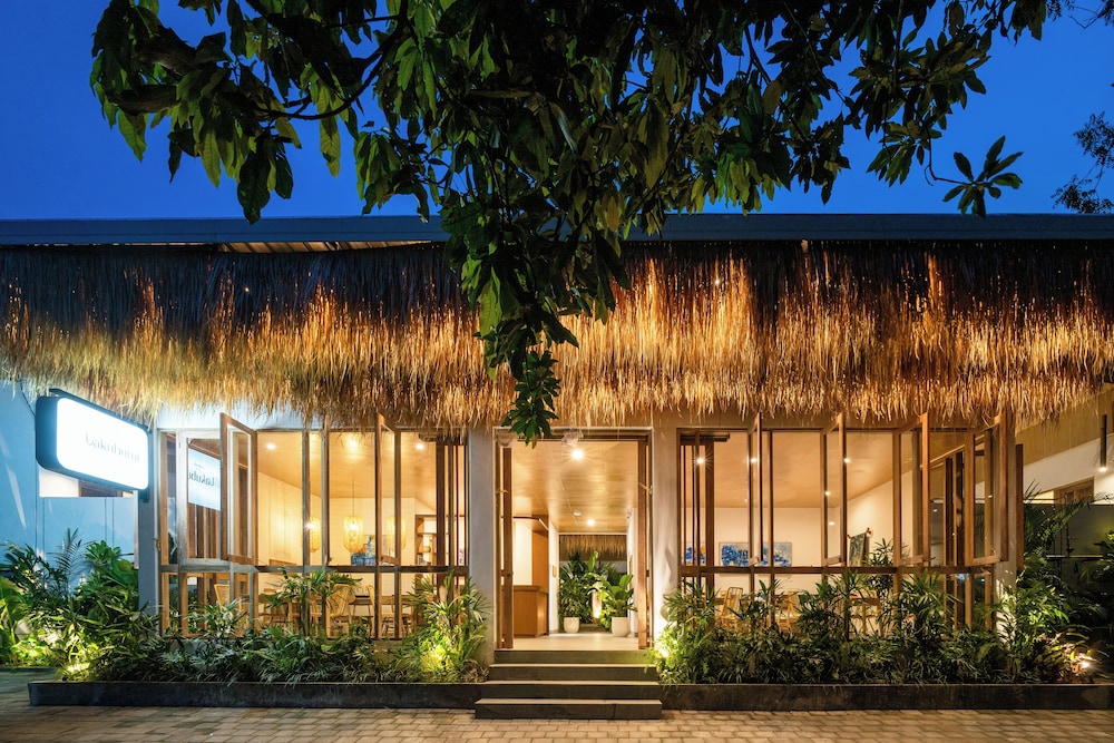 Lakubumi Pavilion 2/18