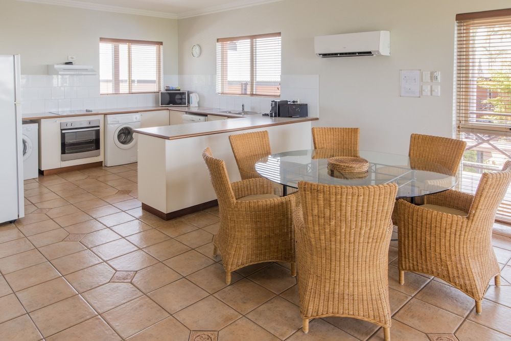 Moonlight Bay Suites 35/41