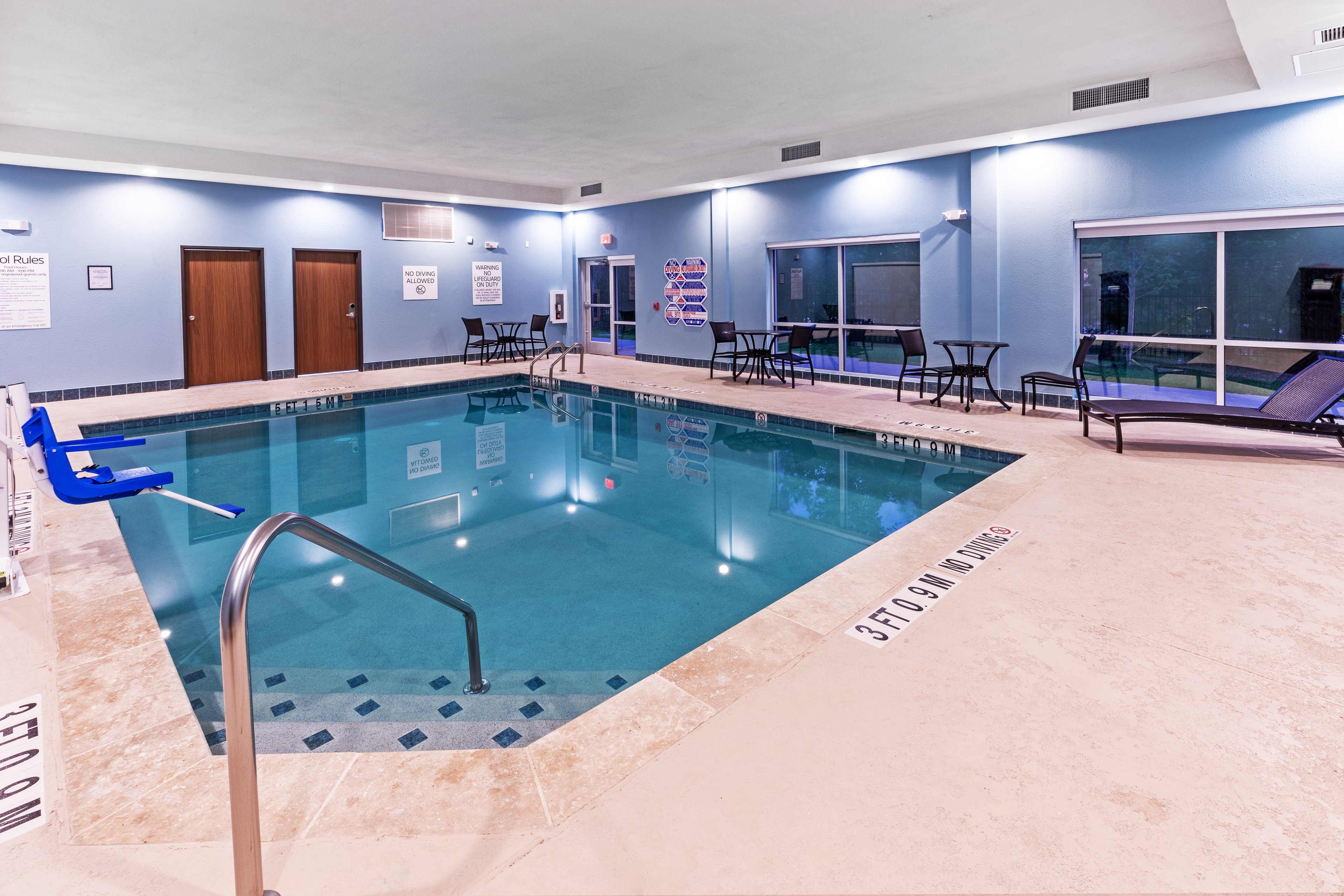 Holiday Inn Express & Suites Houston - N Downtown 30/48